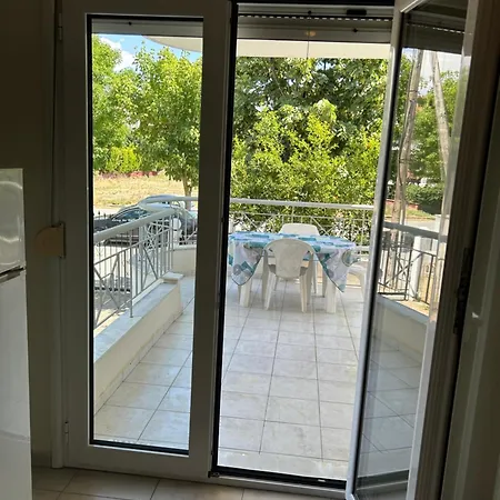Iliana House Apartamento *