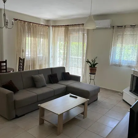 Iliana House * Néi Epivátesz