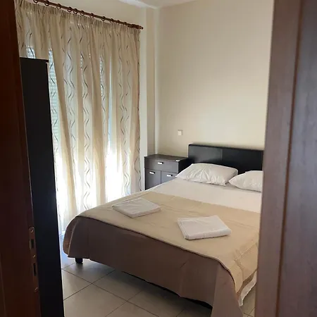 Iliana House Apartman Néi Epivátesz