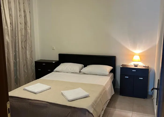 Iliana House Neo Epivates